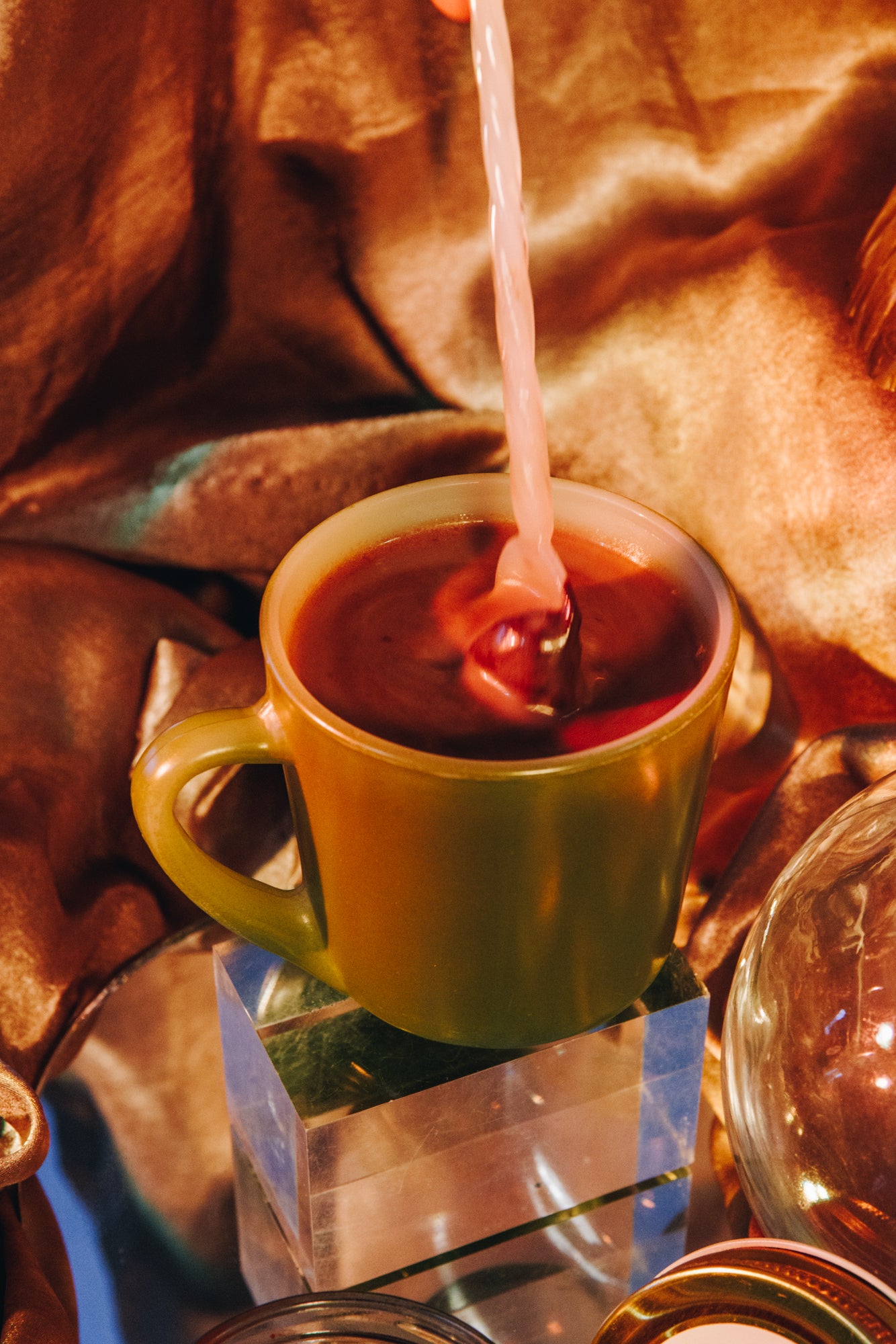 Mind Brew adaptogenic mushroom “coffee” drink with cacao, ghee, and raw honey — rich chocolate flavor without caffeine crash.