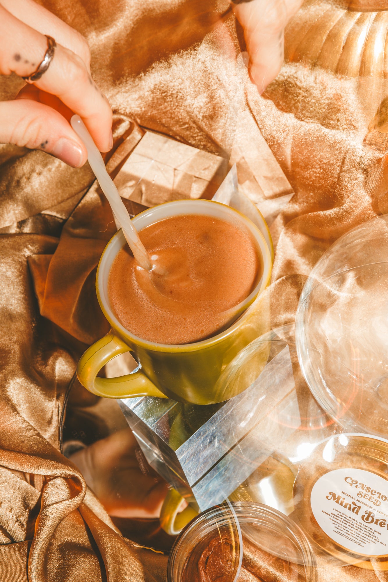 Mind Brew instant herbal blend made with raw cacao, medicinal mushrooms, and adaptogens to support adrenals and reduce caffeine jitters